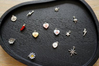 Collier perle d’eau douce plus charms